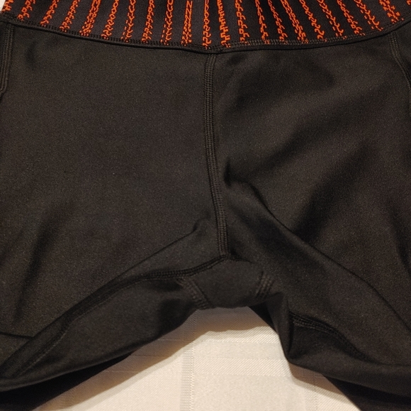 Under Armour HeatGear Compression Leggings Size Small - Picture 7 of 8